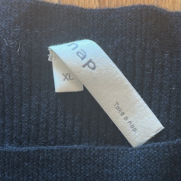 Nap sz XL Black Oversized cashmere sweater, pit to pit 34” length 25” - Picture 2 of 6